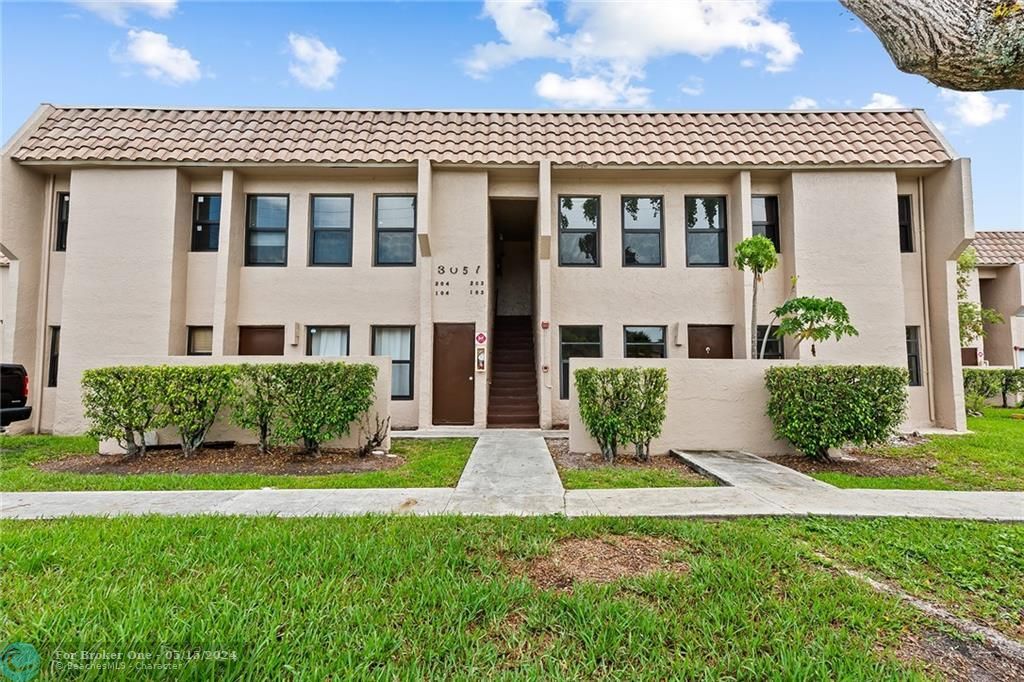 Recently Sold: $294,900 (3 beds, 2 baths, 1570 Square Feet)