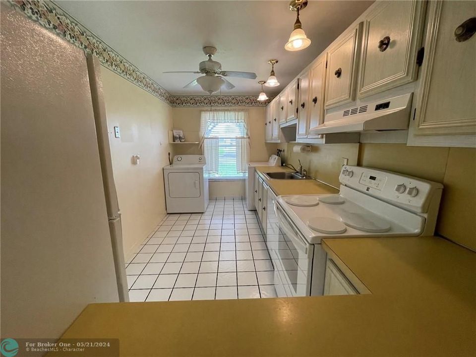 Recently Sold: $215,000 (2 beds, 1 baths, 1065 Square Feet)