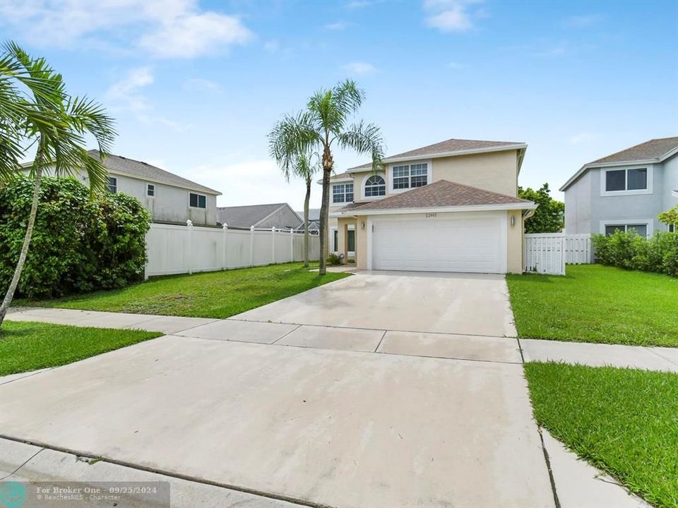 Active With Contract: $5,000 (5 beds, 3 baths, 2588 Square Feet)