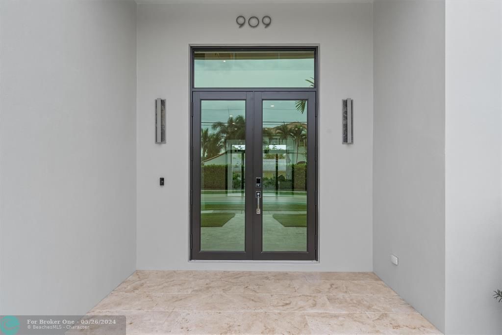Recently Sold: $2,797,000 (4 beds, 5 baths, 3518 Square Feet)