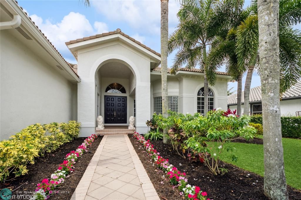 Recently Sold: $999,000 (4 beds, 4 baths, 2879 Square Feet)