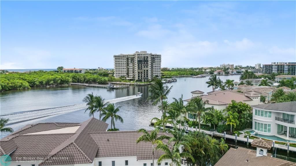 For Sale: $2,580,000 (4 beds, 2 baths, 1986 Square Feet)