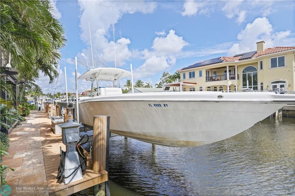 For Sale: $2,580,000 (4 beds, 2 baths, 1986 Square Feet)