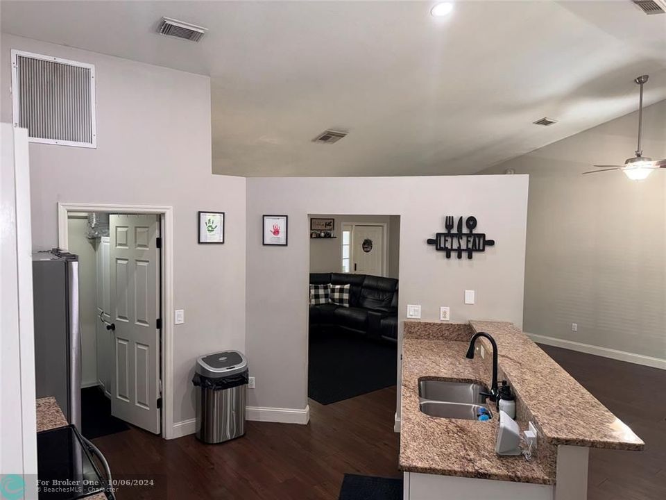 Active With Contract: $399,999 (3 beds, 2 baths, 1569 Square Feet)