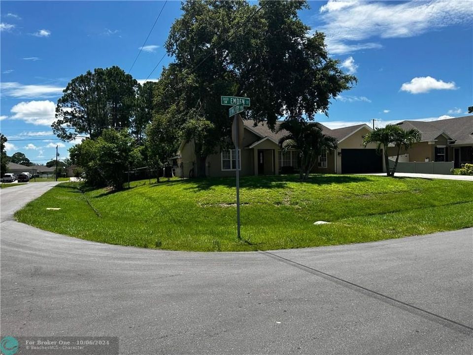 Active With Contract: $399,999 (3 beds, 2 baths, 1569 Square Feet)