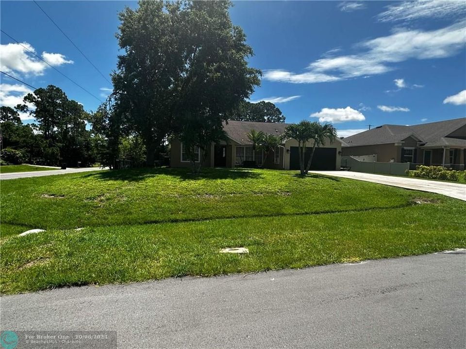 Active With Contract: $399,999 (3 beds, 2 baths, 1569 Square Feet)