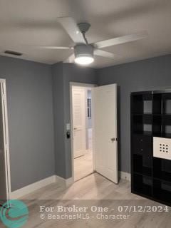 Active With Contract: $2,100 (2 beds, 1 baths, 875 Square Feet)