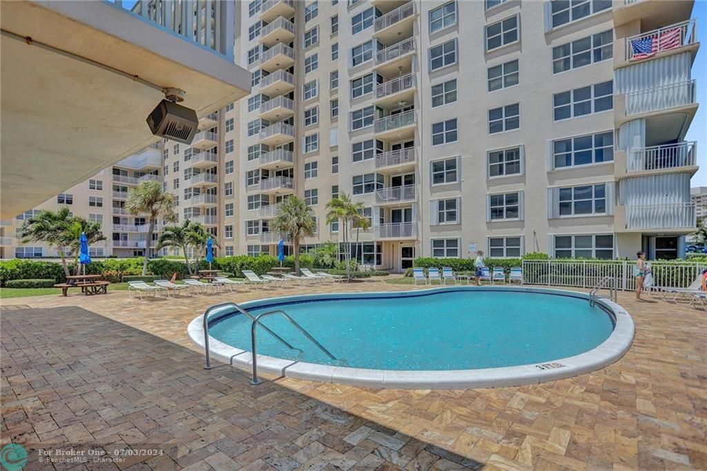 Recently Sold: $704,950 (2 beds, 2 baths, 1330 Square Feet)