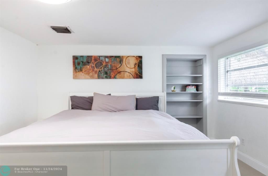 Active With Contract: $4,400 (3 beds, 2 baths, 14586 Square Feet)