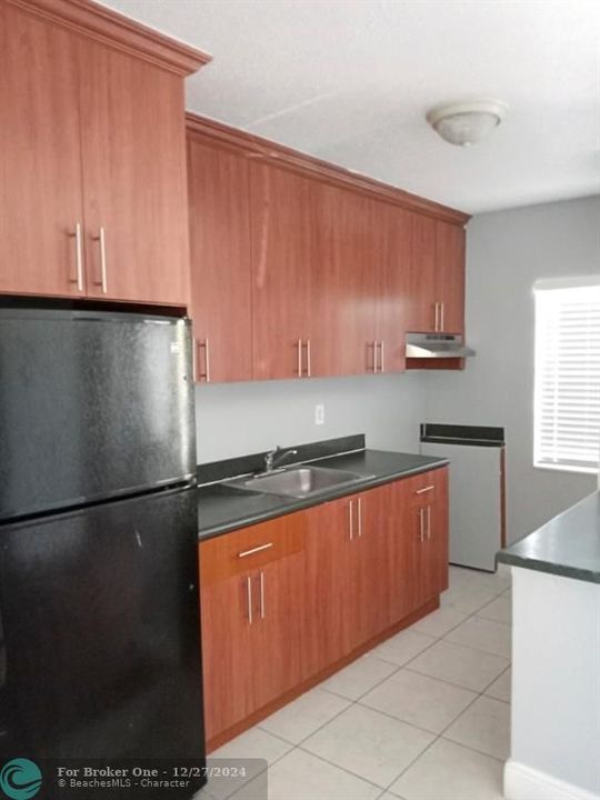 Recently Rented: $1,825 (1 beds, 1 baths, 412 Square Feet)