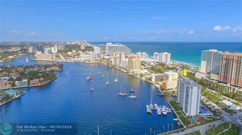 Recently Sold: $1,720,000 (2 beds, 3 baths, 1580 Square Feet)