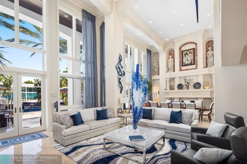 Active With Contract: $9,995,000 (9 beds, 11 baths, 10760 Square Feet)