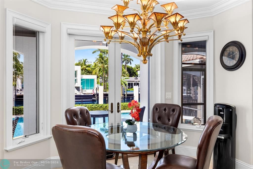 Active With Contract: $9,995,000 (9 beds, 11 baths, 10760 Square Feet)