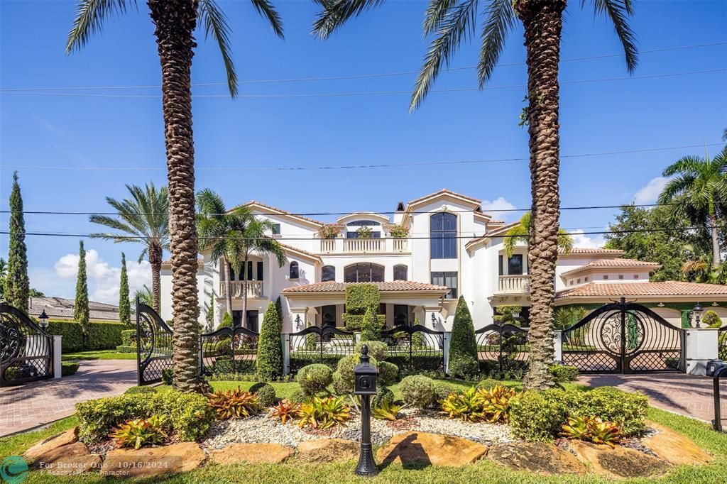 Active With Contract: $9,995,000 (9 beds, 11 baths, 10760 Square Feet)