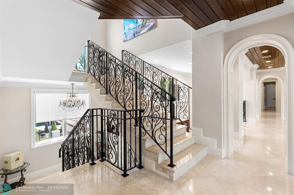 Active With Contract: $9,995,000 (9 beds, 11 baths, 10760 Square Feet)