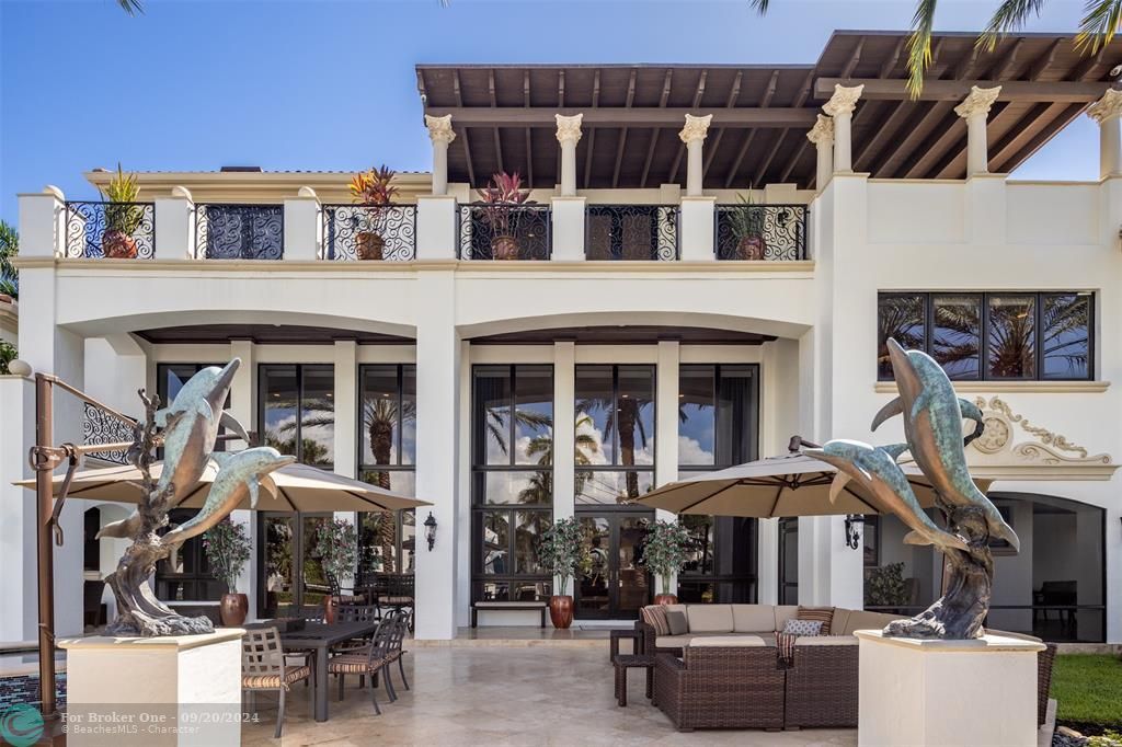 Active With Contract: $9,995,000 (9 beds, 11 baths, 10760 Square Feet)