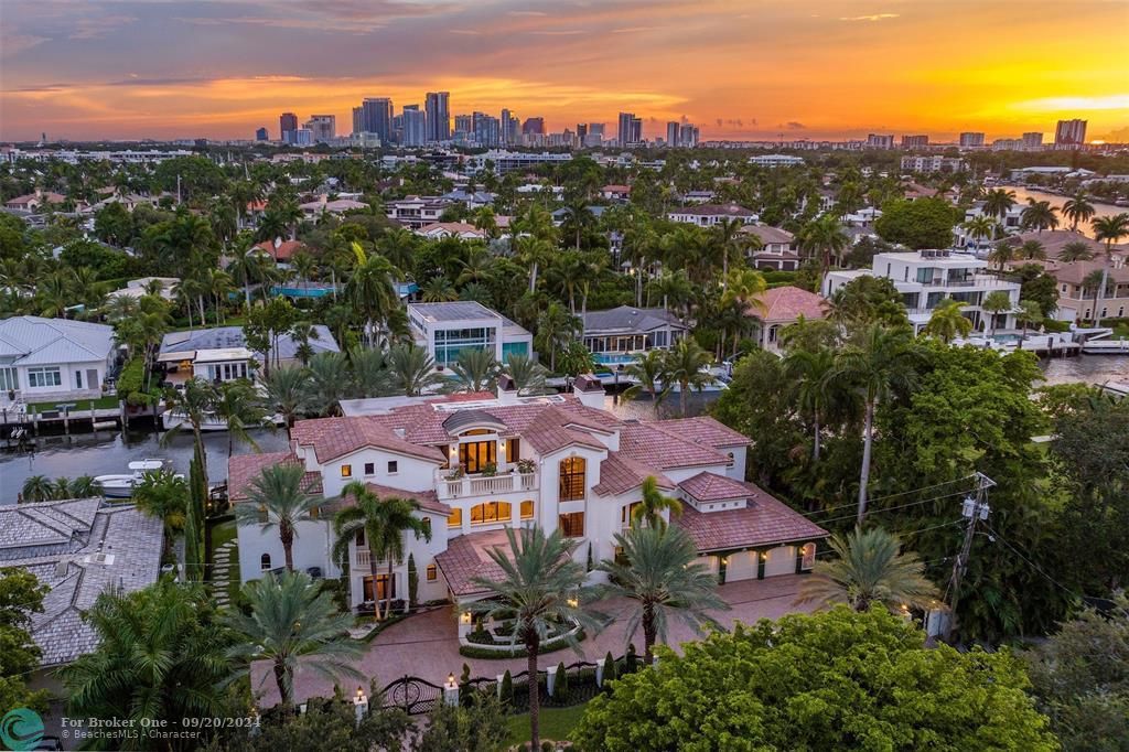 Active With Contract: $9,995,000 (9 beds, 11 baths, 10760 Square Feet)