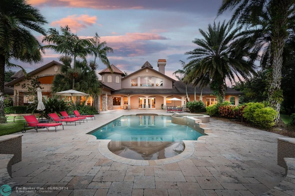 For Sale: $10,900,000 (5 beds, 5 baths, 6928 Square Feet)