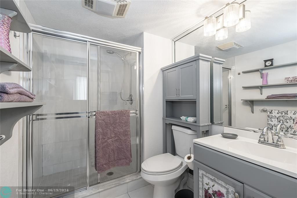 最近售出: $228,500 (2 贝兹, 2 浴室, 1170 平方英尺)
