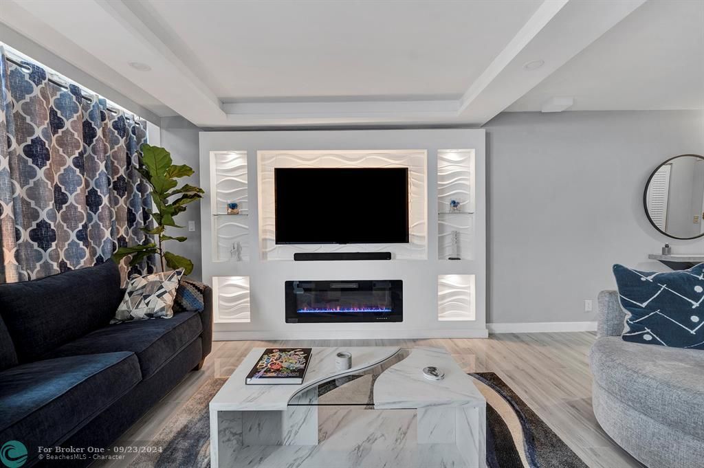 Recently Sold: $350,000 (2 beds, 2 baths, 1188 Square Feet)