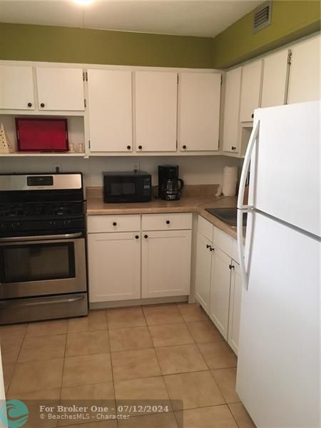 Recently Sold: $325,000 (1 beds, 1 baths, 720 Square Feet)