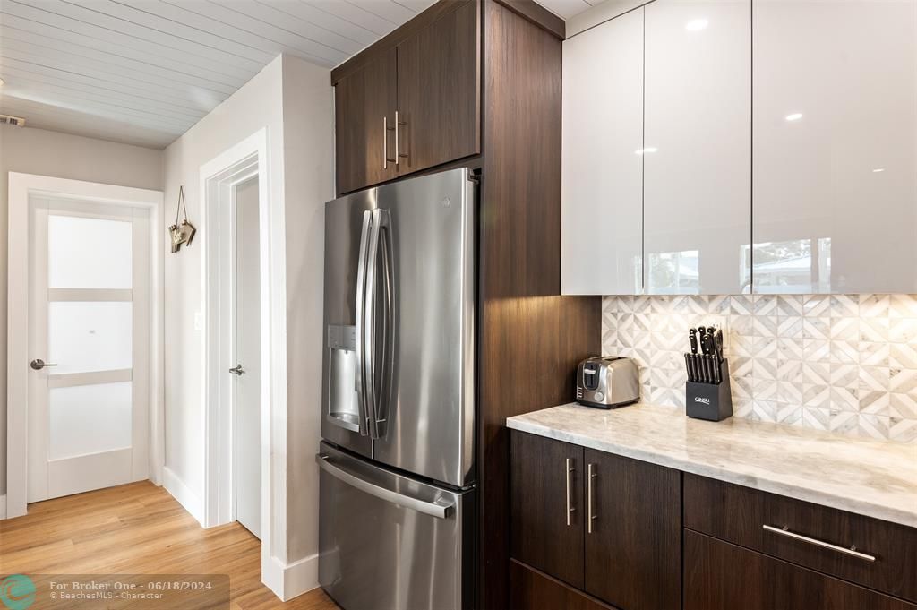 Recently Sold: $775,000 (3 beds, 2 baths, 1733 Square Feet)