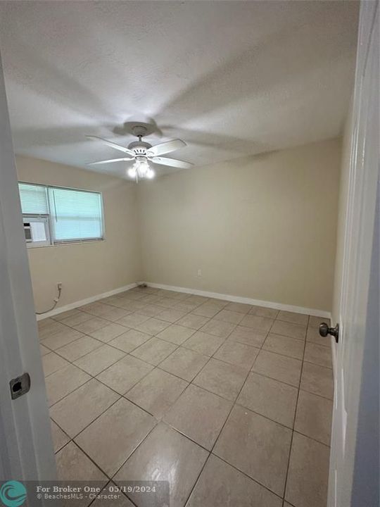 For Sale: $1,500 (1 beds, 1 baths, 650 Square Feet)