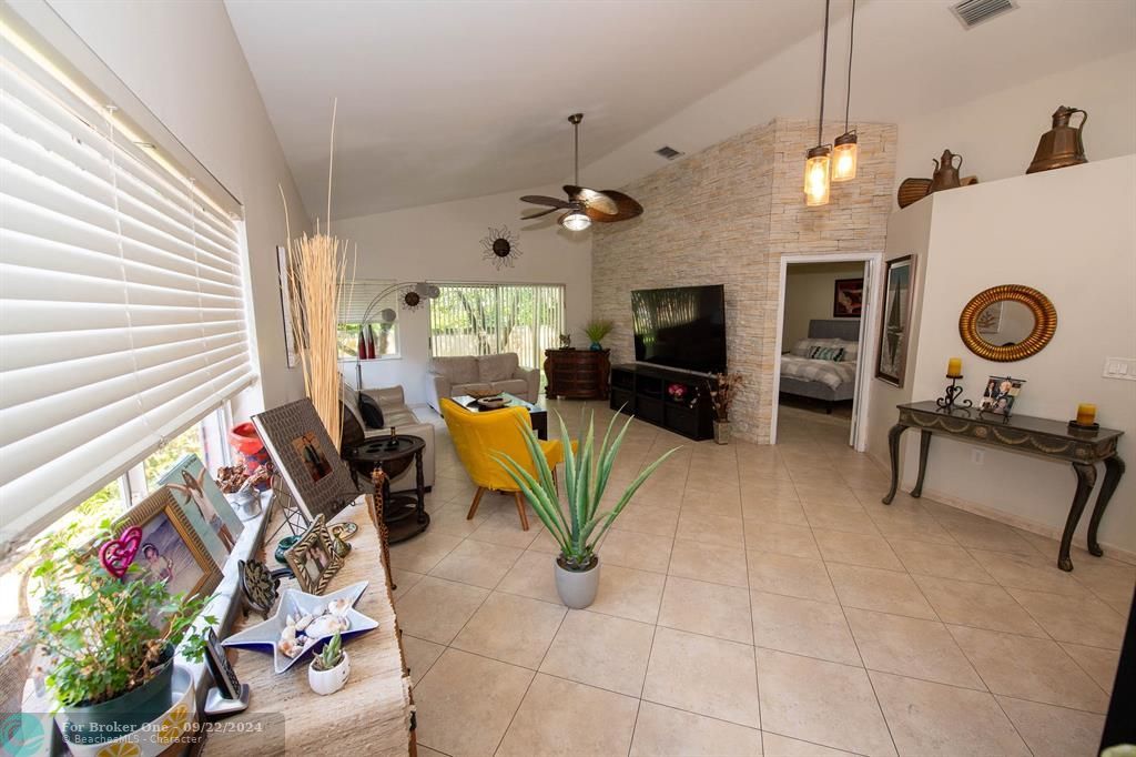 For Sale: $629,900 (4 beds, 2 baths, 1776 Square Feet)