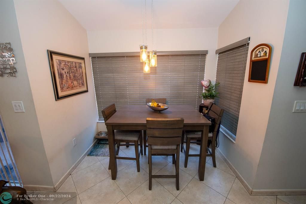 En Venta: $629,900 (4 camas, 2 baños, 1776 Pies cuadrados)