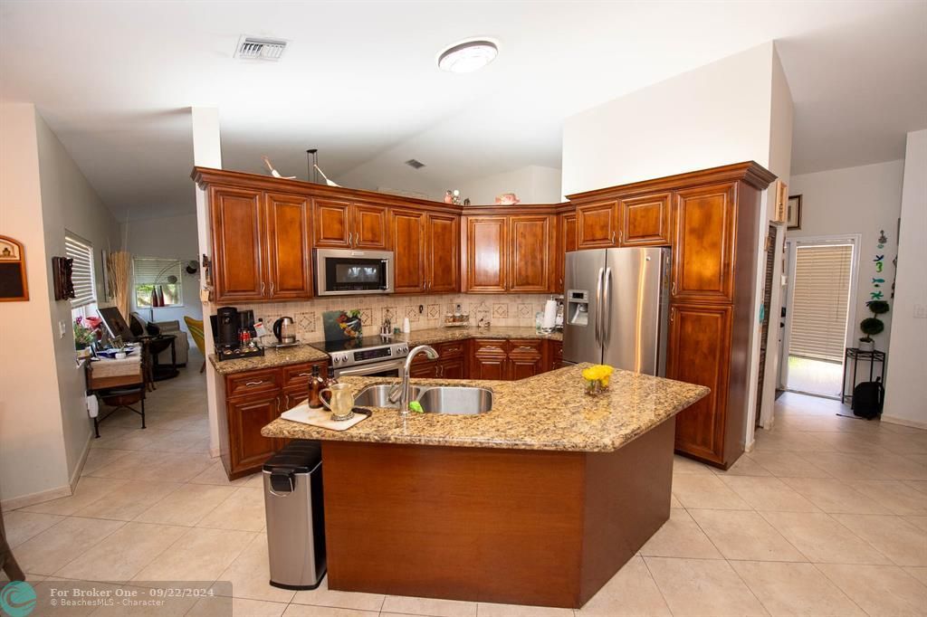 For Sale: $629,900 (4 beds, 2 baths, 1776 Square Feet)