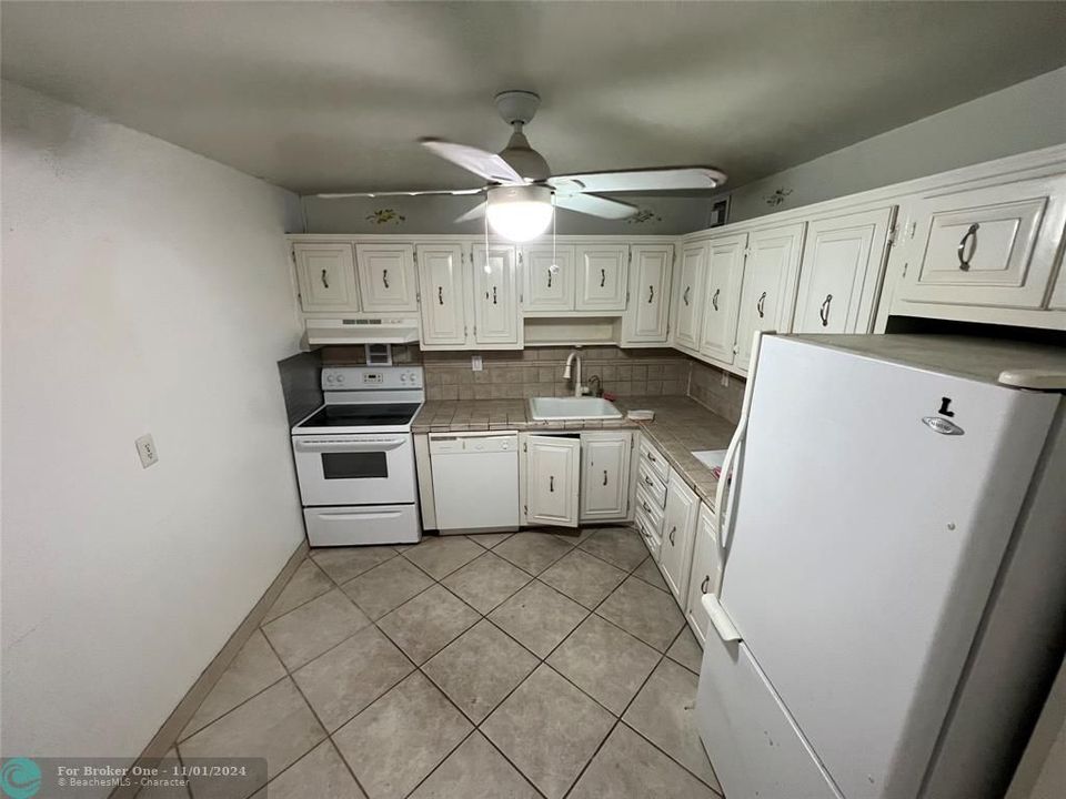 For Sale: $252,000 (2 beds, 2 baths, 1190 Square Feet)