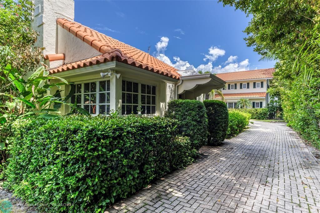 Active With Contract: $7,250,000 (4 beds, 3 baths, 4470 Square Feet)