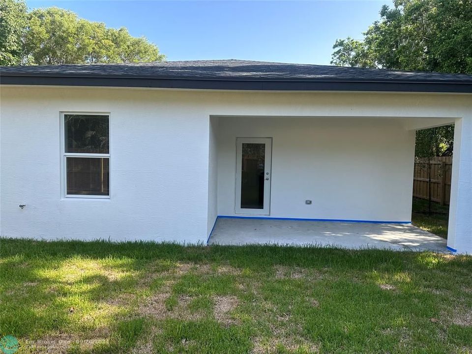 Active With Contract: $3,699 (4 beds, 2 baths, 1489 Square Feet)