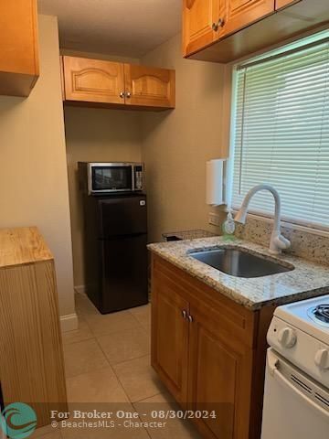 Active With Contract: $1,300 (1 beds, 1 baths, 0 Square Feet)