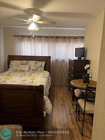 Active With Contract: $1,300 (1 beds, 1 baths, 0 Square Feet)