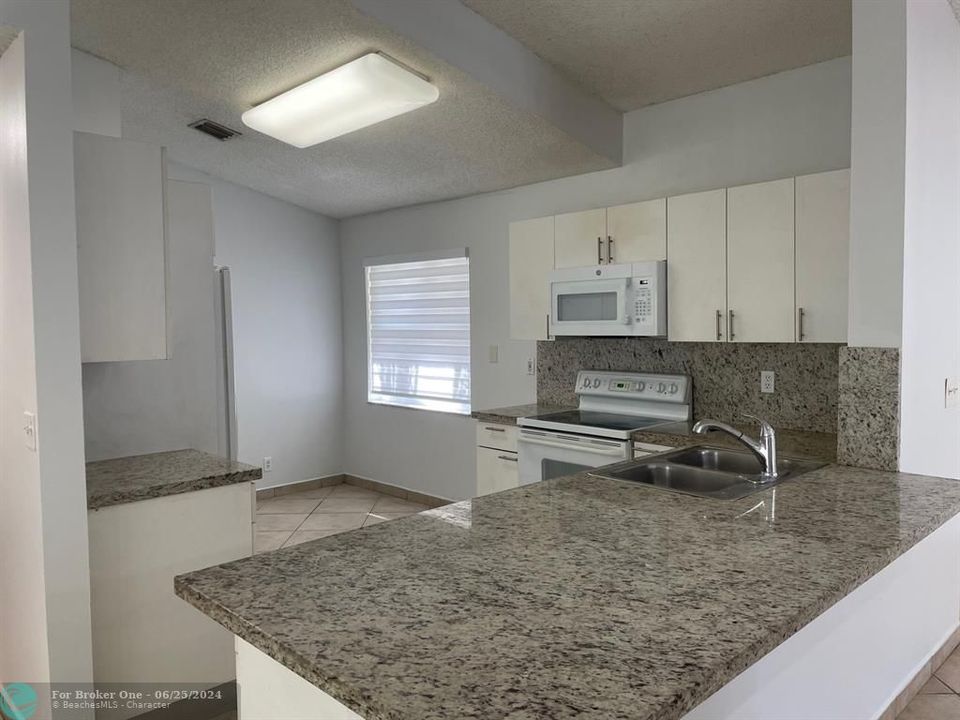 Active With Contract: $3,500 (3 beds, 2 baths, 1446 Square Feet)