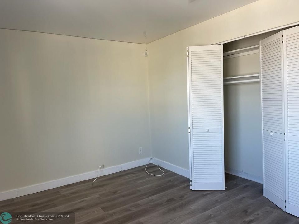 Active With Contract: $2,900 (2 beds, 2 baths, 1500 Square Feet)