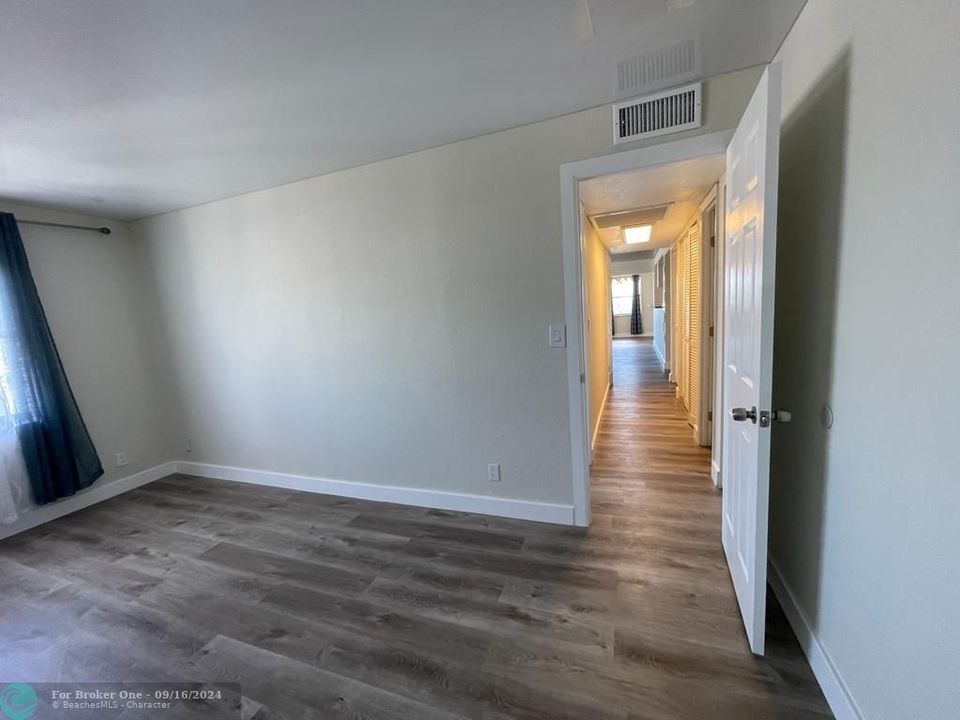 Active With Contract: $2,900 (2 beds, 2 baths, 1500 Square Feet)