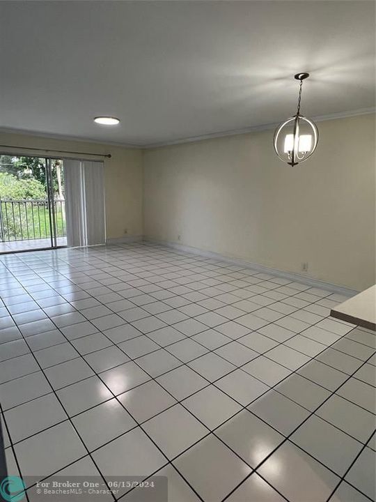 Active With Contract: $2,100 (2 beds, 2 baths, 1050 Square Feet)