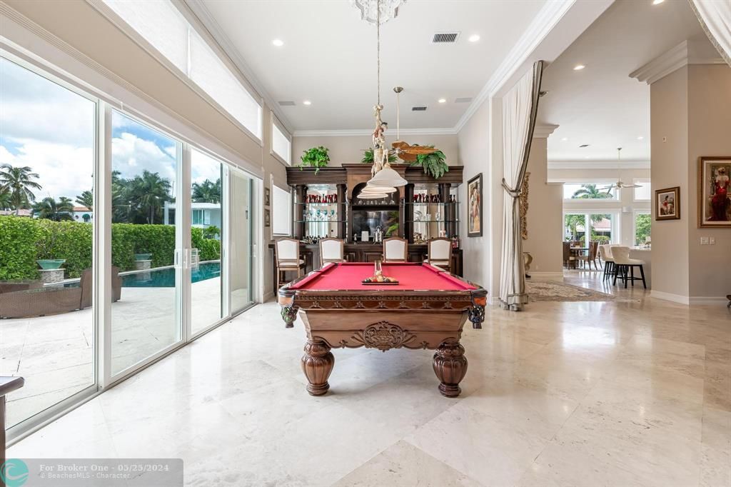 For Sale: $5,985,000 (7 beds, 7 baths, 5323 Square Feet)
