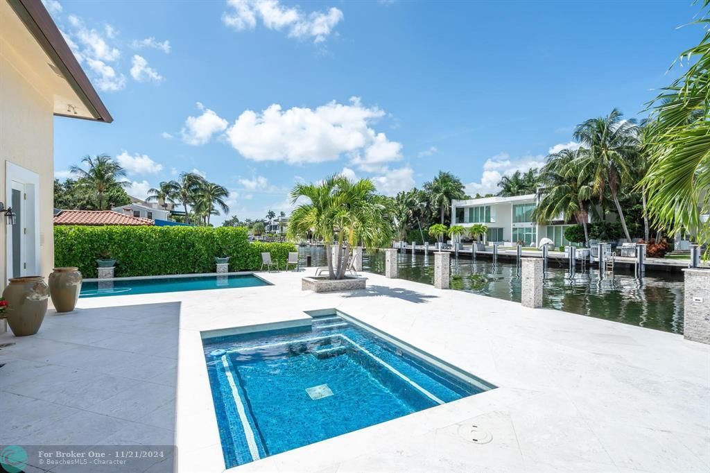 For Sale: $5,985,000 (7 beds, 7 baths, 5323 Square Feet)