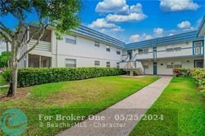 For Sale: $120,000 (2 beds, 2 baths, 880 Square Feet)