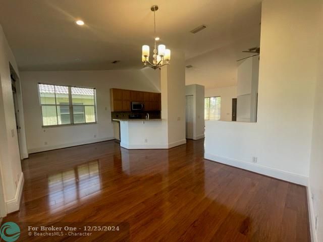 Active With Contract: $4,000 (3 beds, 2 baths, 1478 Square Feet)