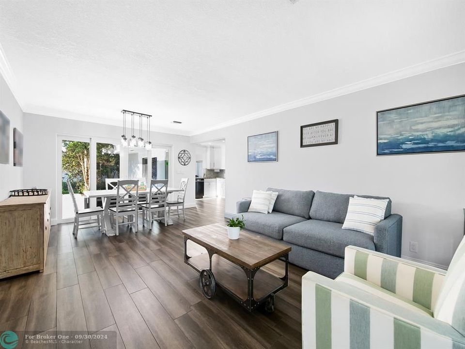 Recently Sold: $865,000 (3 beds, 2 baths, 1909 Square Feet)