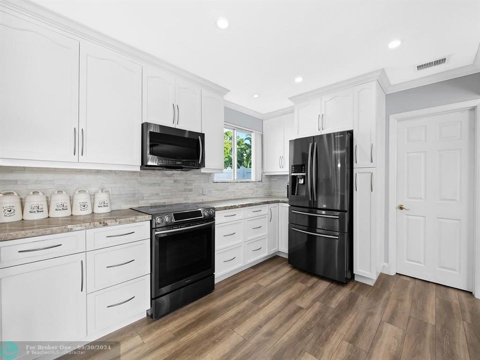 Recently Sold: $865,000 (3 beds, 2 baths, 1909 Square Feet)