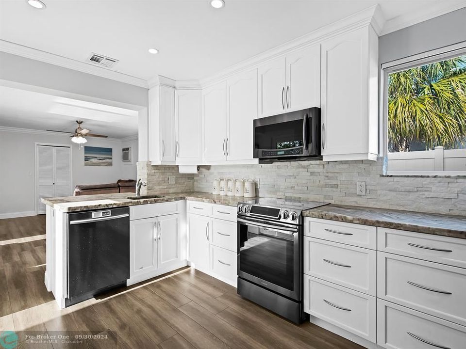 Recently Sold: $865,000 (3 beds, 2 baths, 1909 Square Feet)