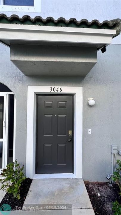 Recently Rented: $2,400 (3 beds, 2 baths, 1417 Square Feet)