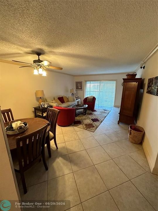 For Sale: $117,770 (1 beds, 2 baths, 935 Square Feet)