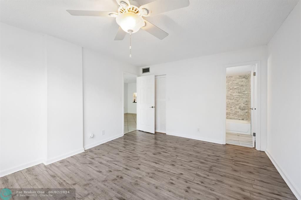 Recently Sold: $189,000 (2 beds, 2 baths, 975 Square Feet)