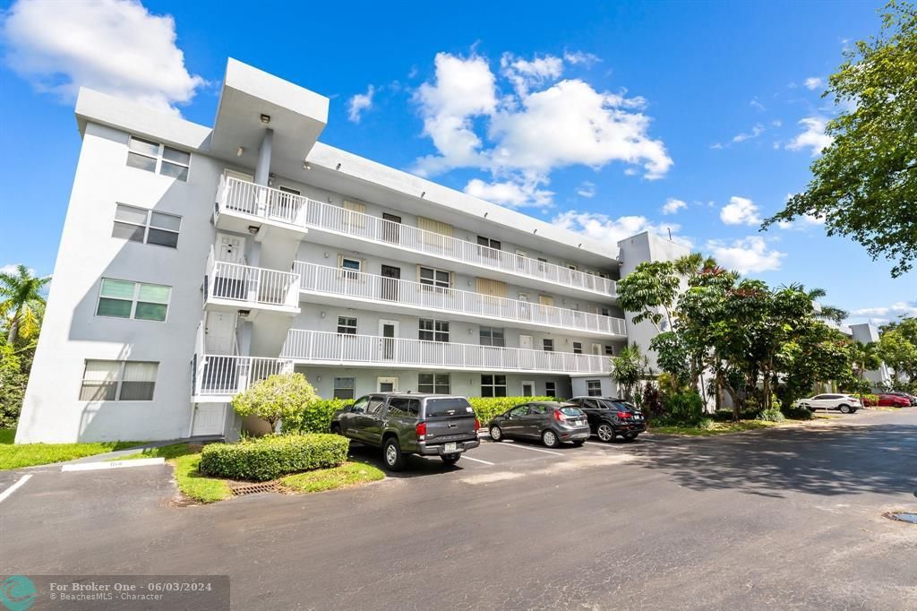 Recently Sold: $189,000 (2 beds, 2 baths, 975 Square Feet)